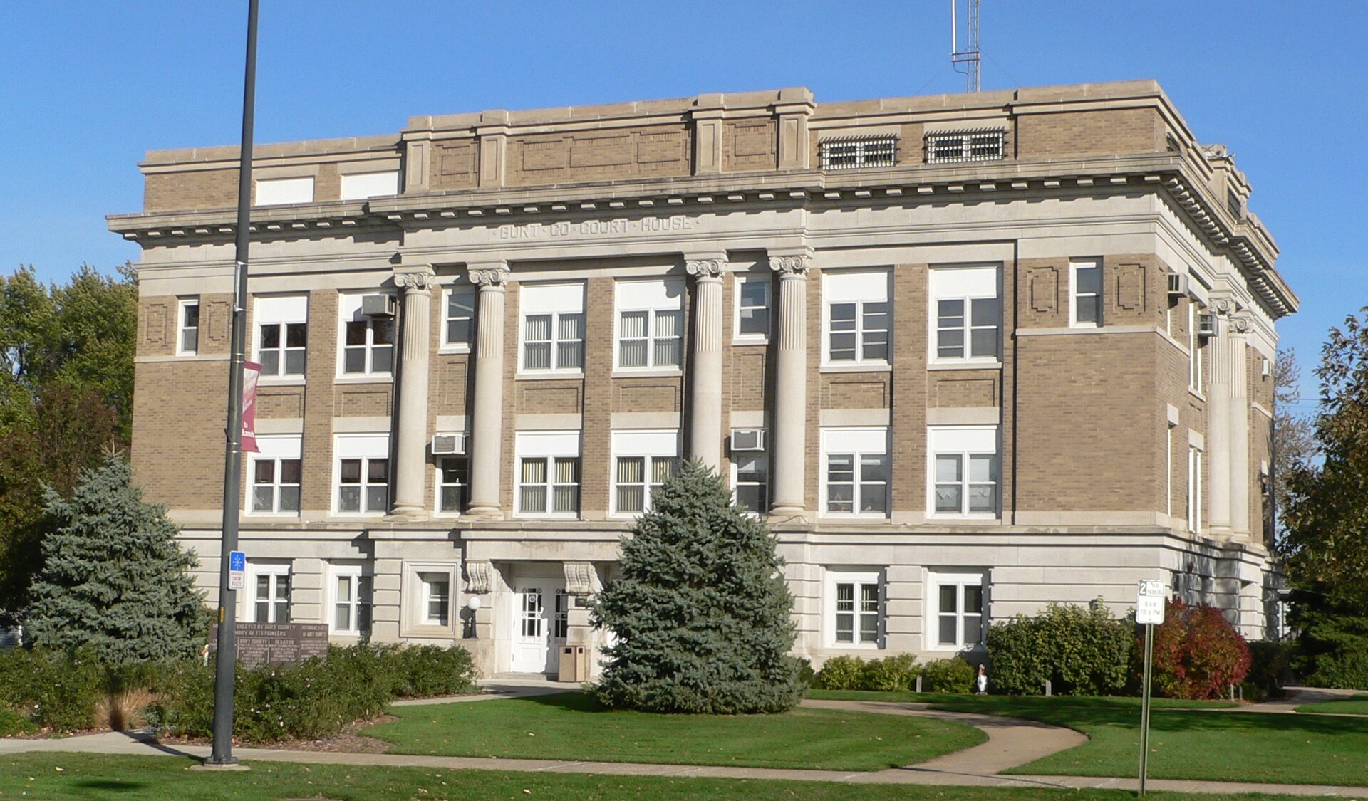 Burt County Courthouse in Tekamah, Nebraska; seen from the southwest. The Beaux-Arts building was constructed in 1916. It is listed in the National Register of Historic Places.
