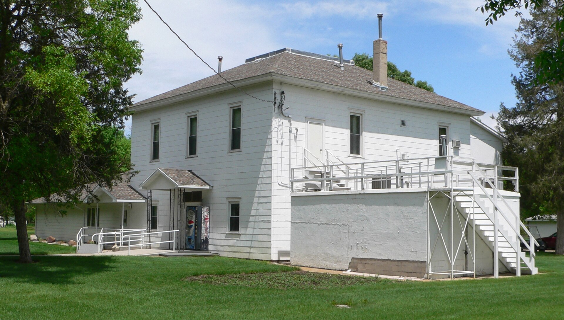 Frontier County Courthouse in Stockville, Nebraska; seen from the southeast. The building was constructed in 1889.