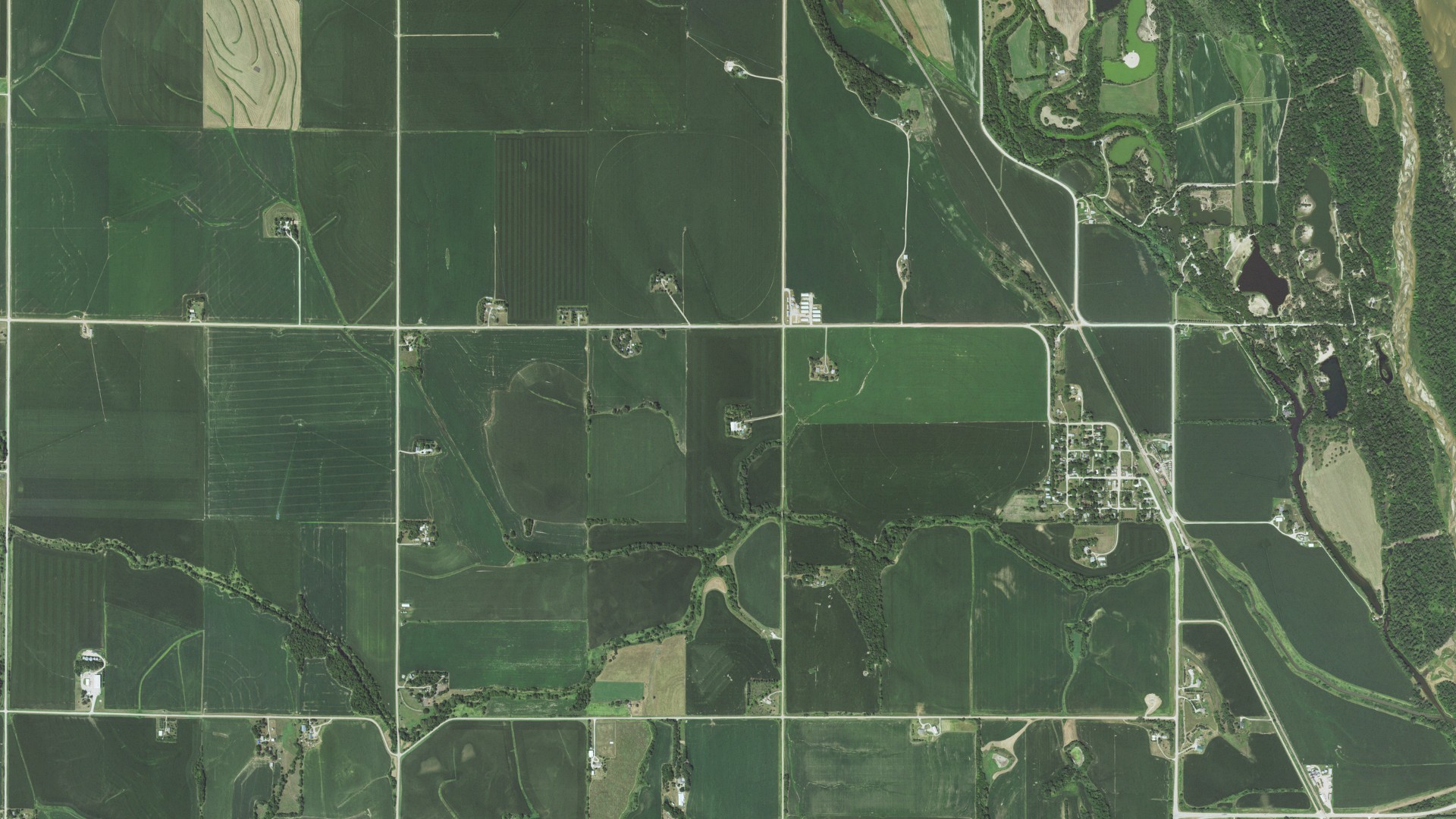 Natural-color aerial photograph of land around Leshara, Nebraska