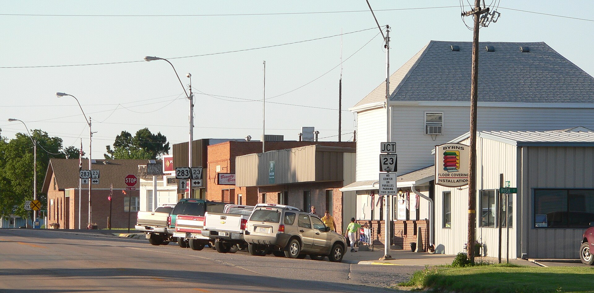 Downtown Elwood, Nebraska: east side of Smith Avenue (U.S. Highway 283), looking south from about Rush Street.
