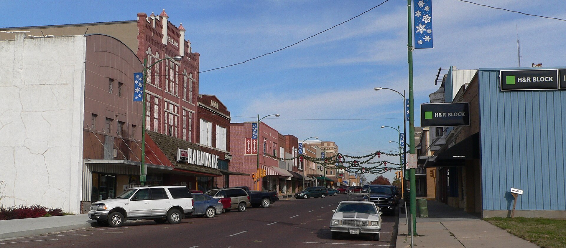 Falls City, Nebraska: Stone Street, looking north from about 15th Street.