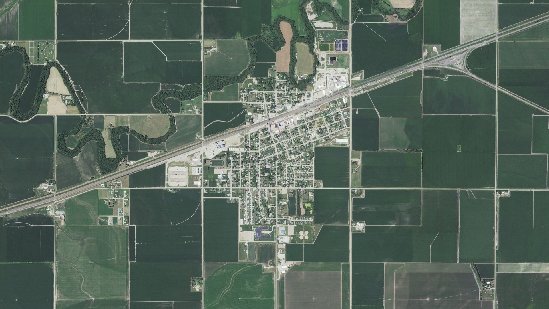 Natural-color aerial photograph of land around Gibbon, Nebraska