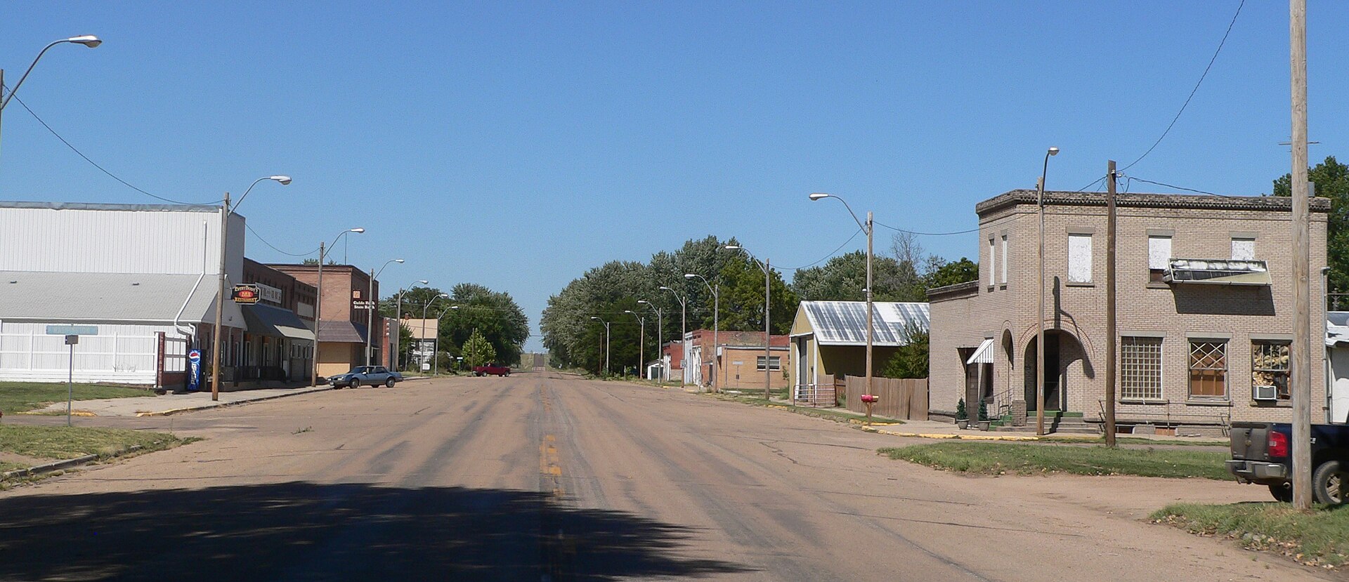 Downtown Guide Rock, Nebraska: University Street, looking north from about Washington Street.