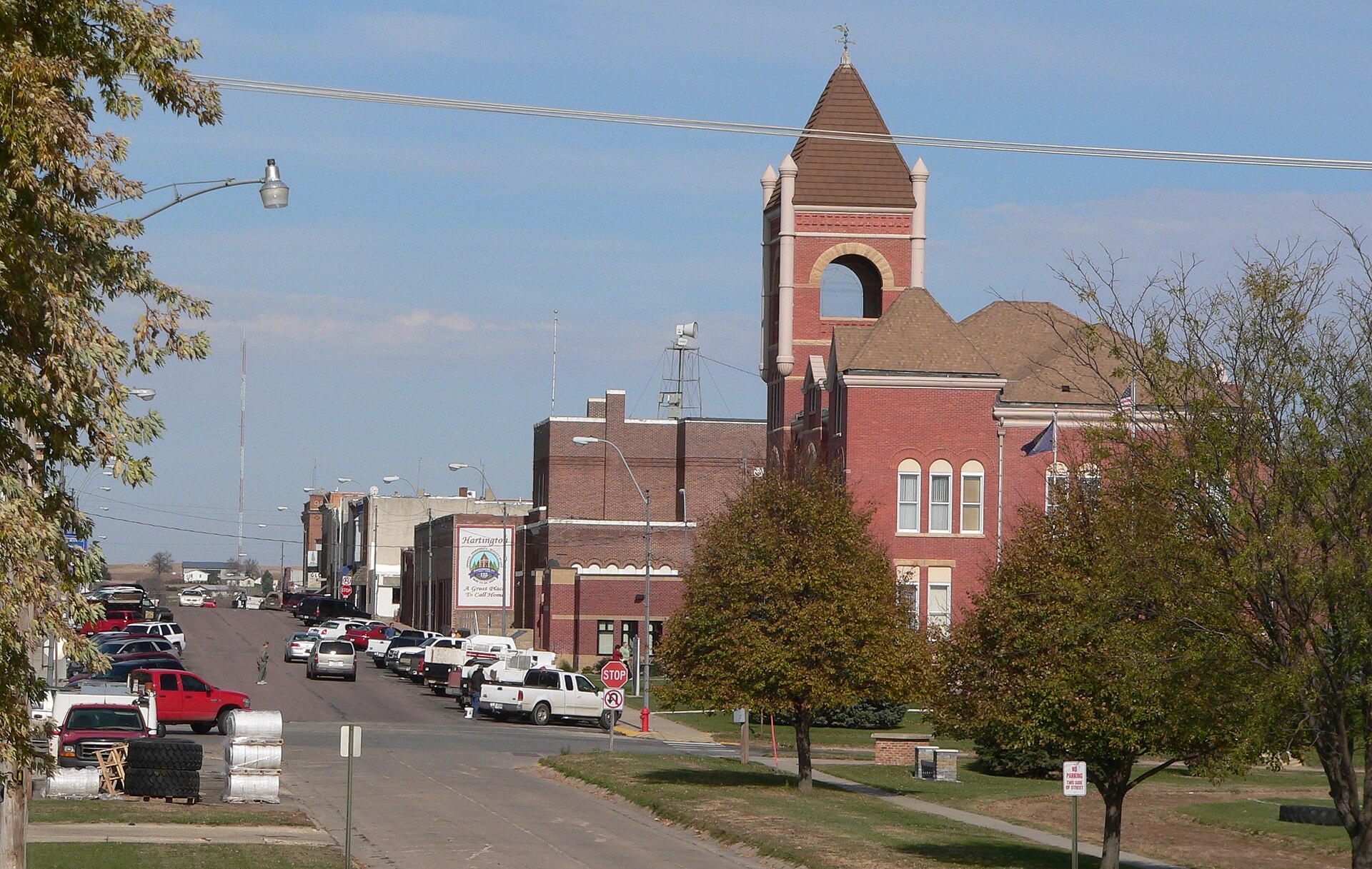 Hartington, Nebraska: Broadway Avenue, looking north from about Court Street.