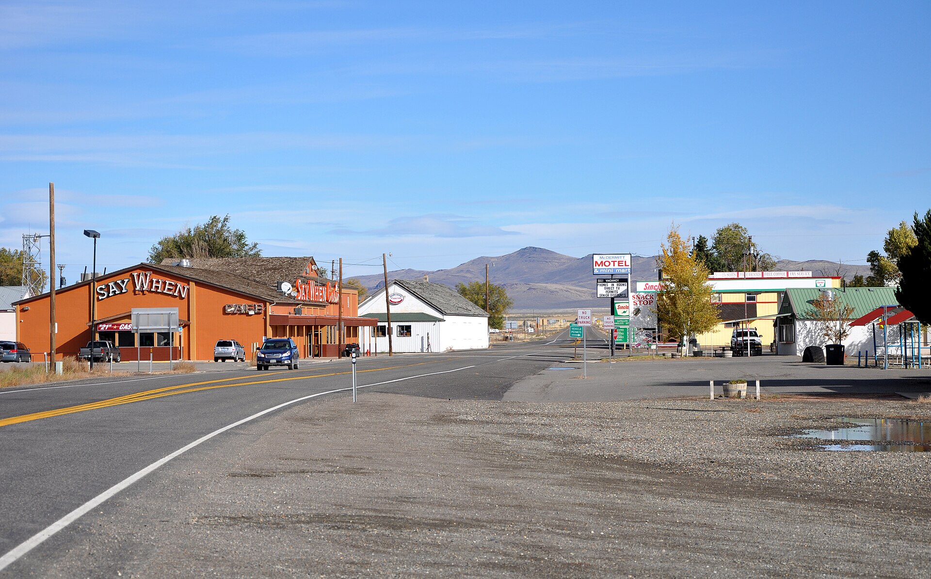 Looking north along U.S. Route 95 in McDermitt, on the boundary between the U.S. states of Nevada and Oregon