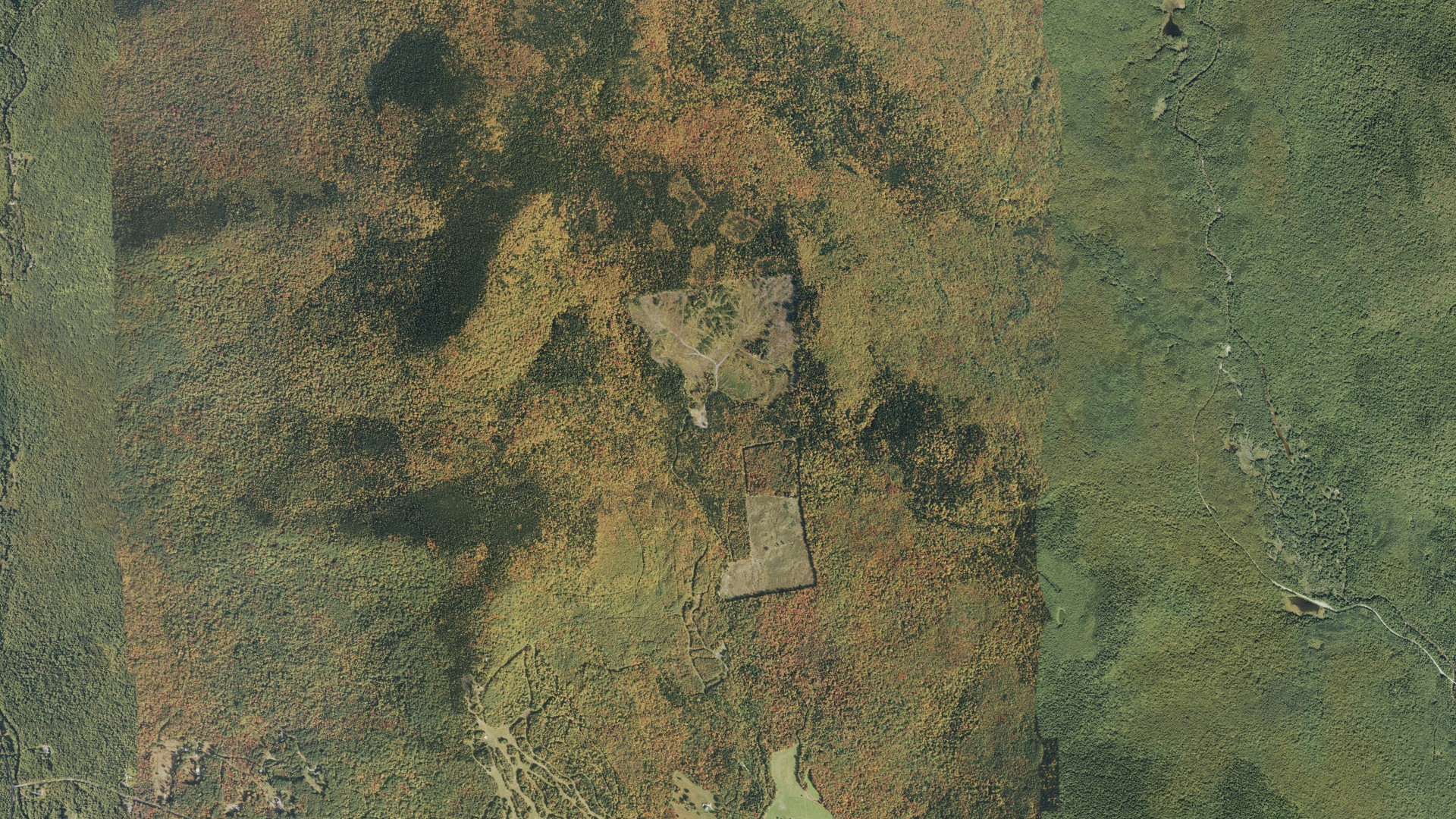 Natural-color aerial photograph of land around Jackson, New Hampshire