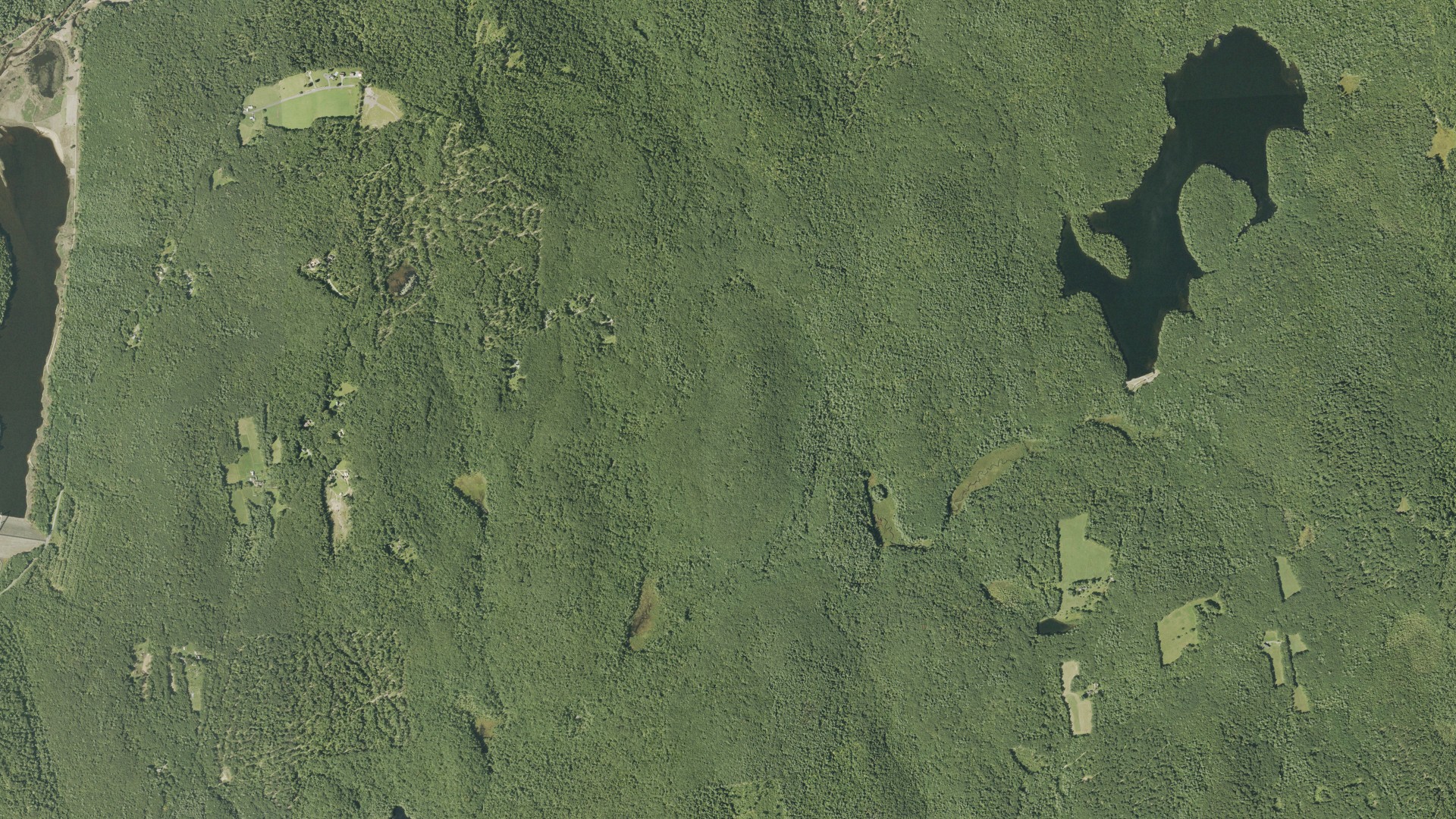 Natural-color aerial photograph of land around Roxbury, New Hampshire