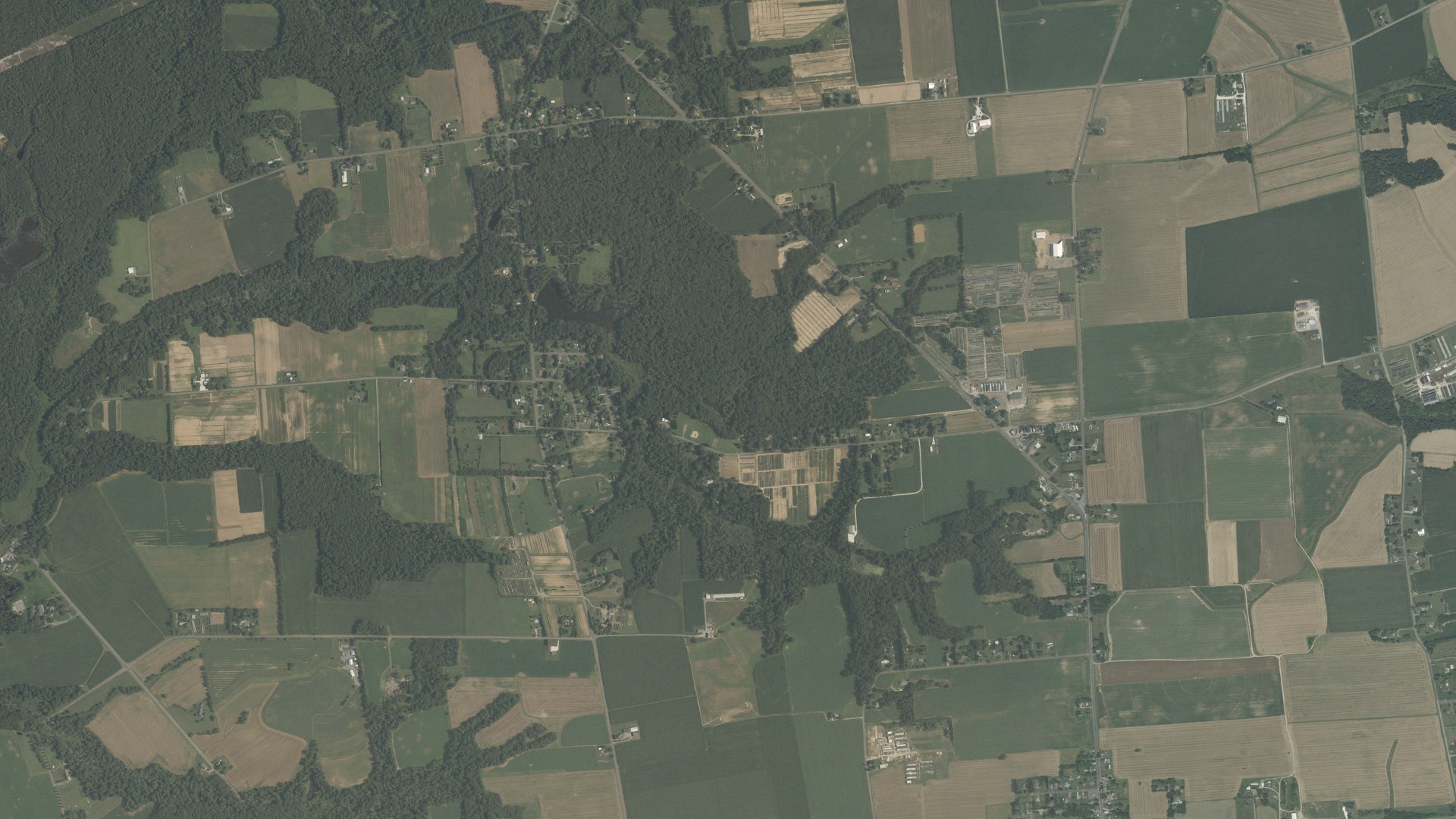 Natural-color aerial photograph of land around Arrowhead Lake, New Jersey