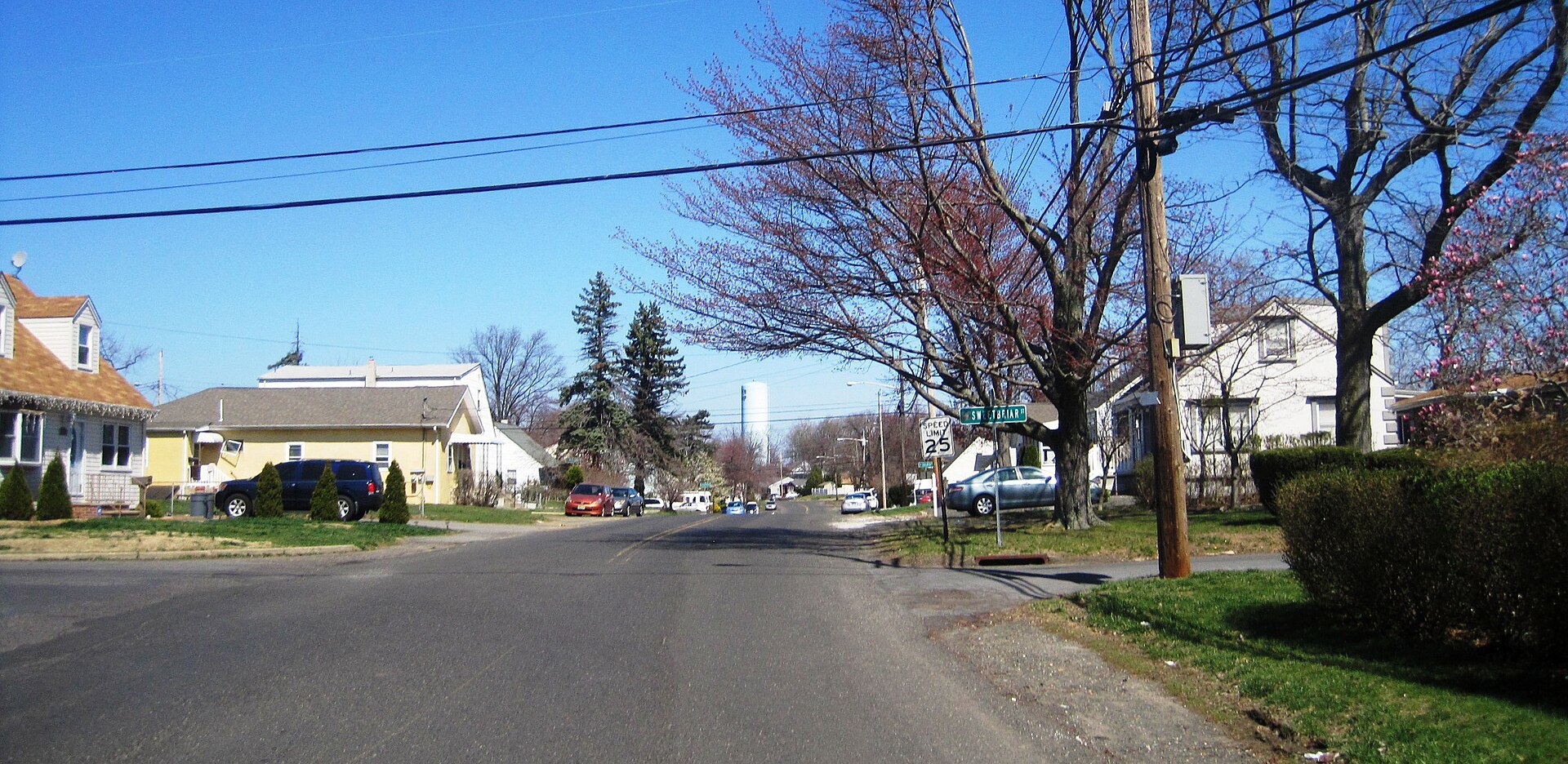 Photo of Cliffwood Beach, New Jersey, an unincorporated community within Aberdeen Township. Photo taken at the intersection of Shore Concourse (looking north) and Sweetbriar Street.