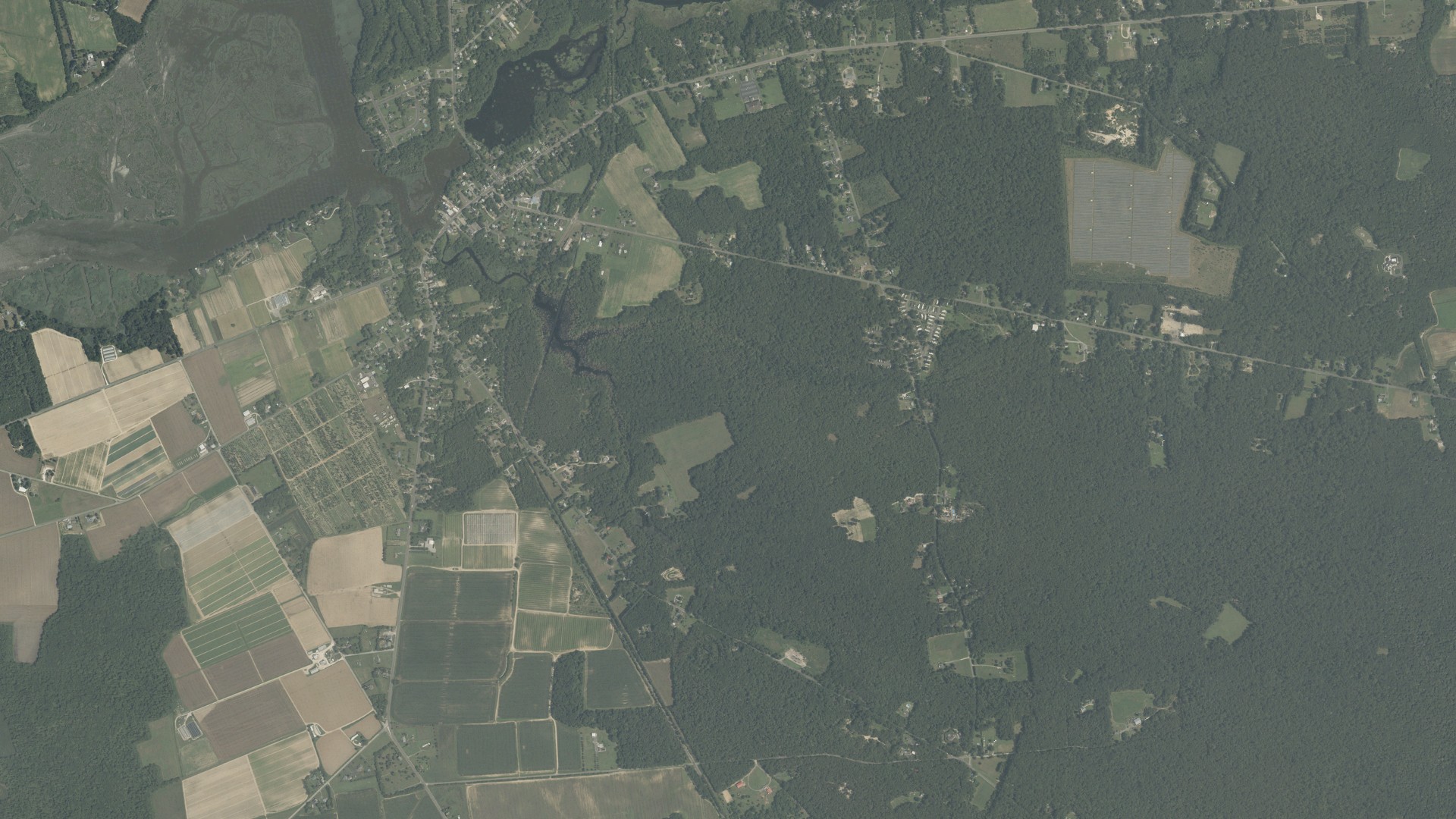 Natural-color aerial photograph of land around Fairton, New Jersey