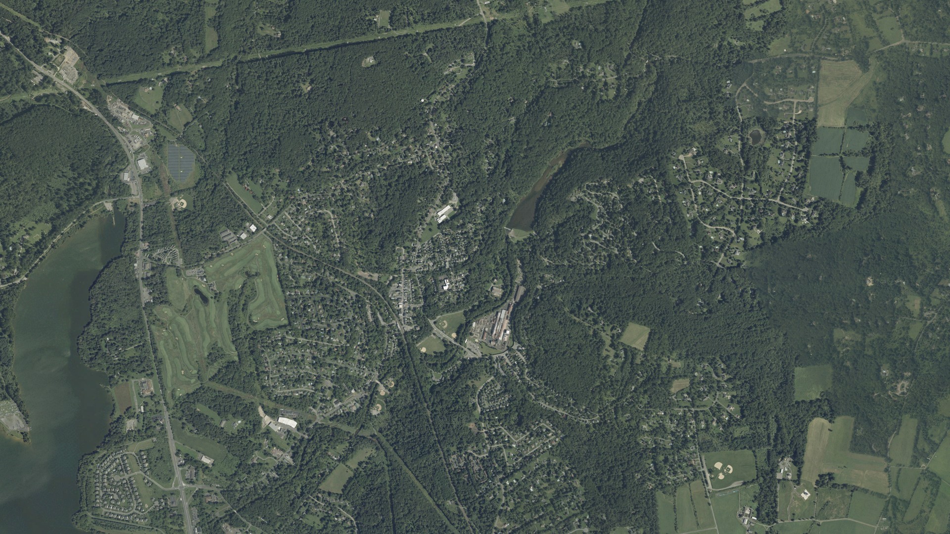 Natural-color aerial photograph of land around High Bridge, New Jersey