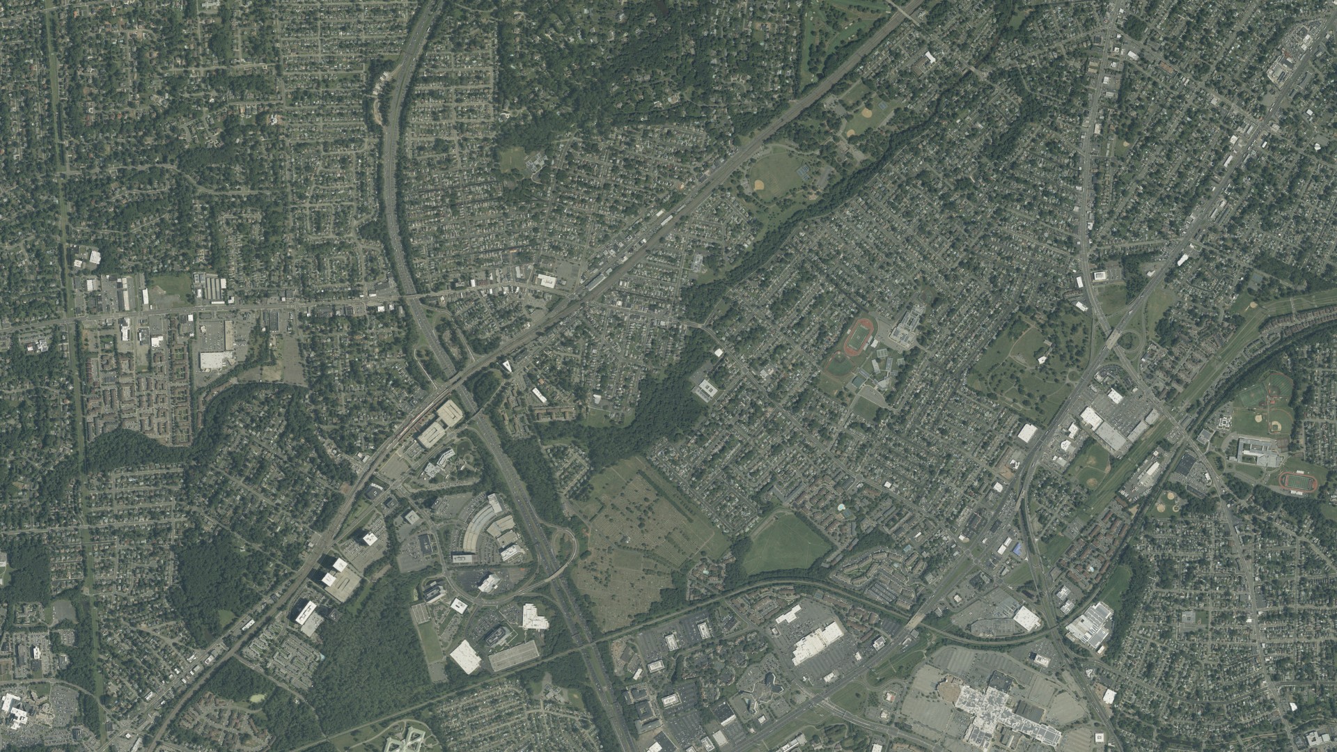 Natural-color aerial photograph of land around Iselin, New Jersey