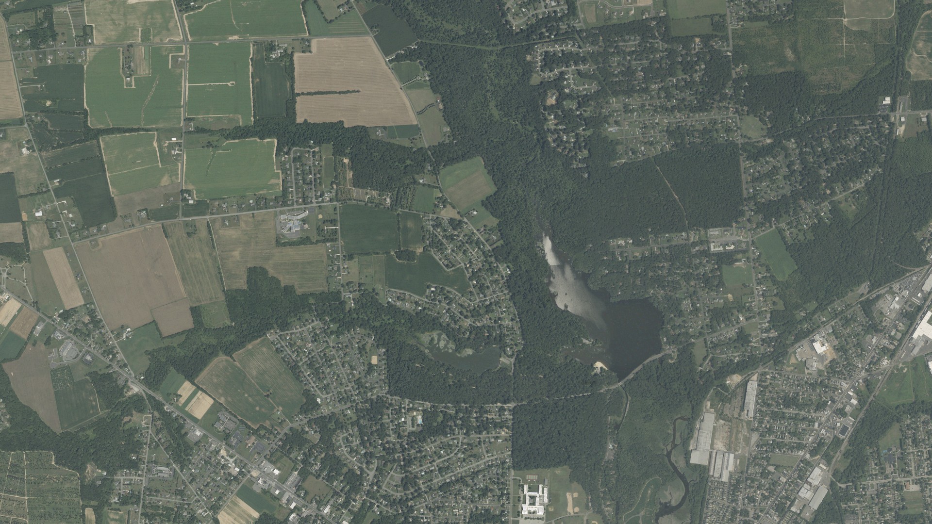 Natural-color aerial photograph of land around Lakeside-Beebe Run, New Jersey