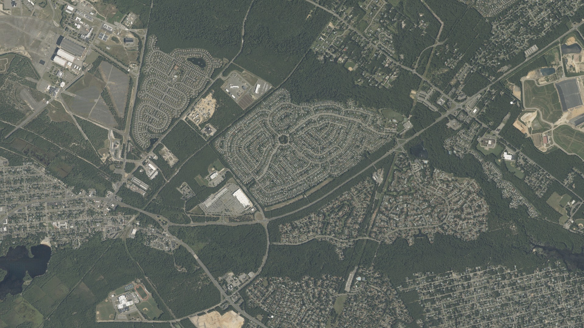 Natural-color aerial photograph of land around Leisure Knoll, New Jersey