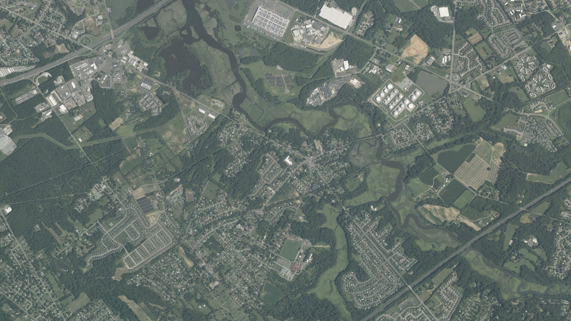 Natural-color aerial photograph of land around Mount Royal, New Jersey