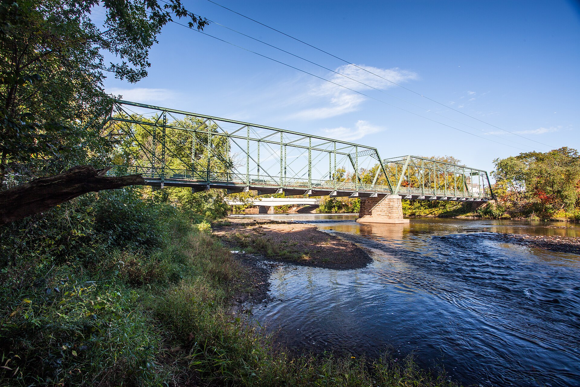 Raritan Bridge Photo from the East side of the original Raritan Bridge in Raritan, NJ on Nevius St. running over the Raritan River. — New Jersey
