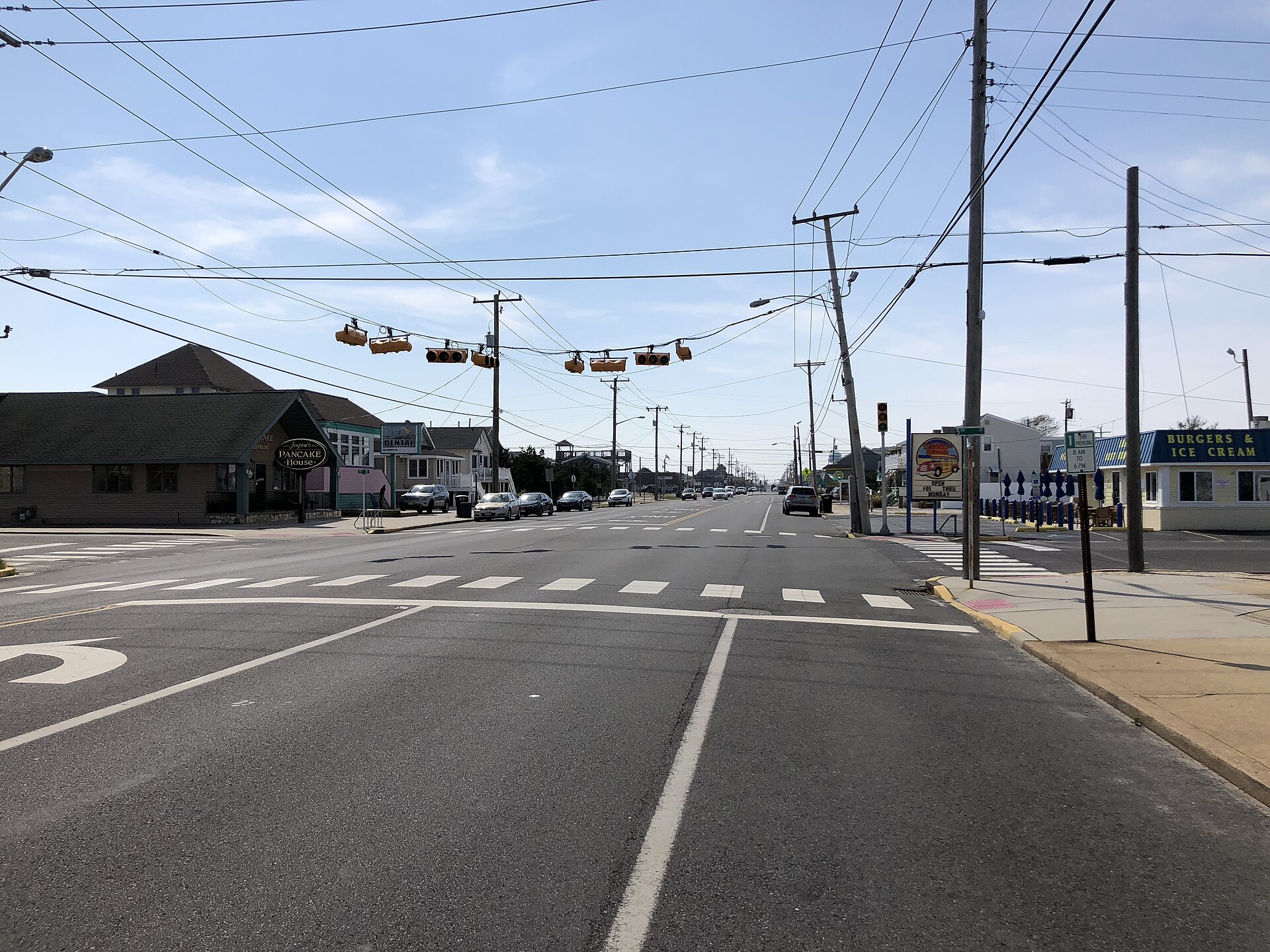 View south along Ocean County Route 607 (Long Beach Boulevard) between 4th Street and 5th Street in Ship Bottom, Ocean County, New Jersey