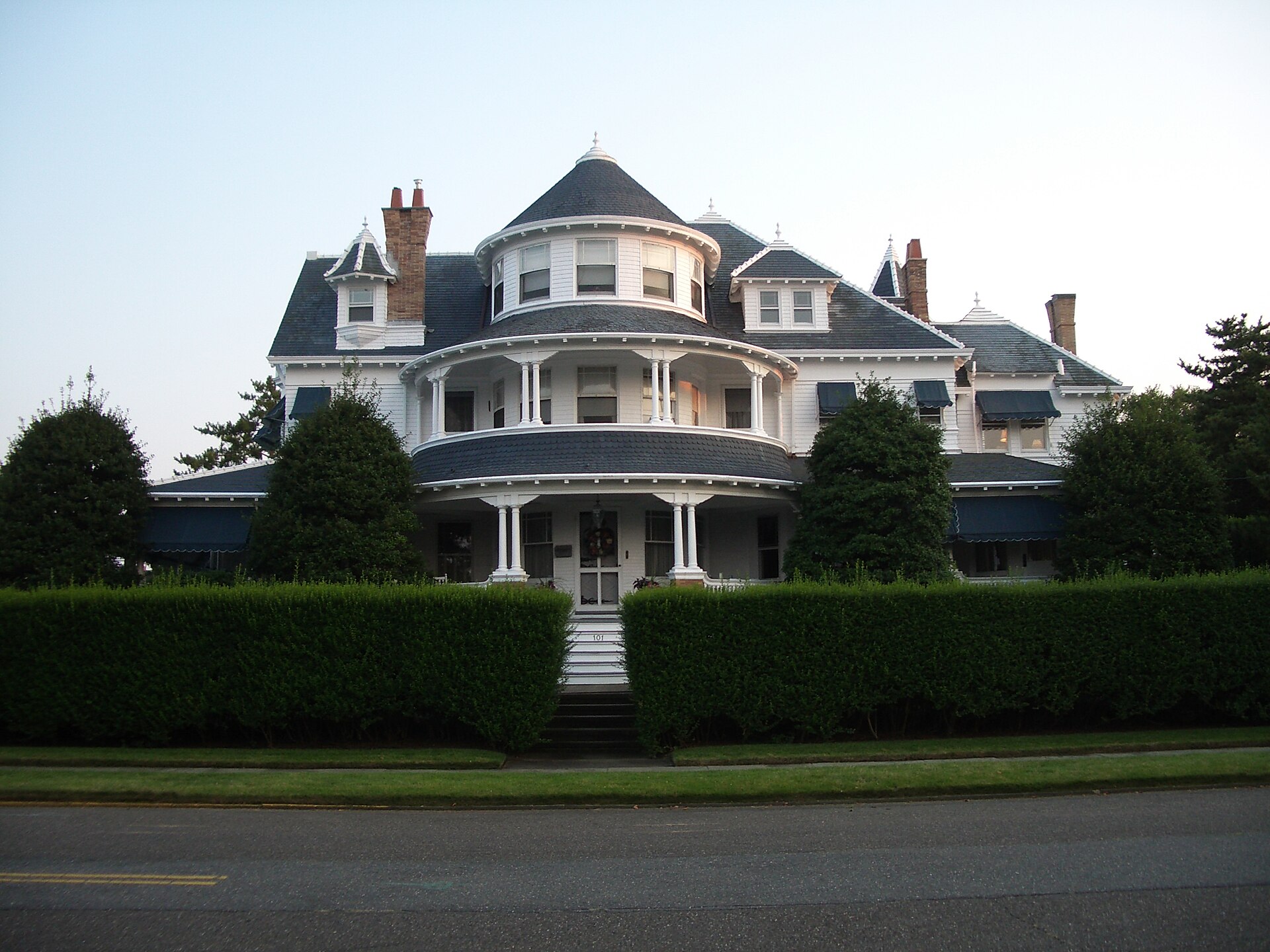 Maloney Cottage in Spring Lake, NJ — New Jersey