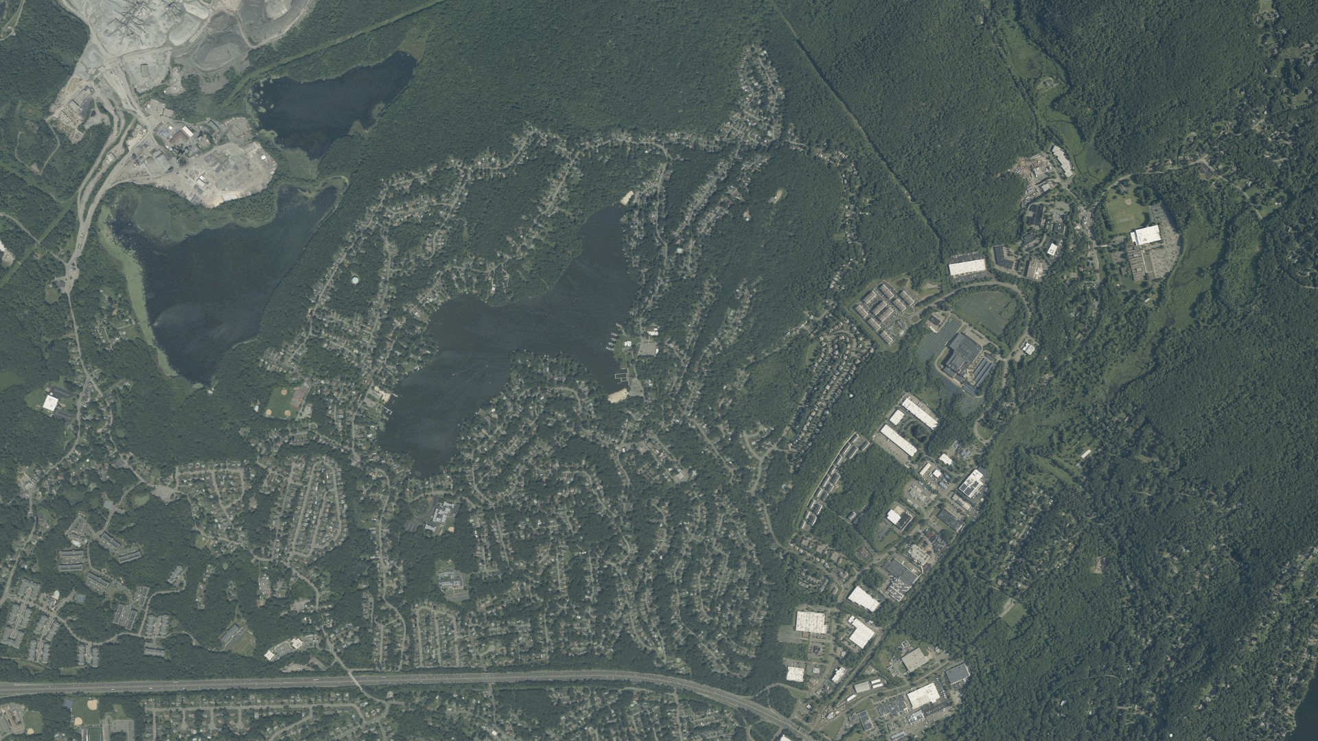 Natural-color aerial photograph of land around White Meadow Lake, New Jersey