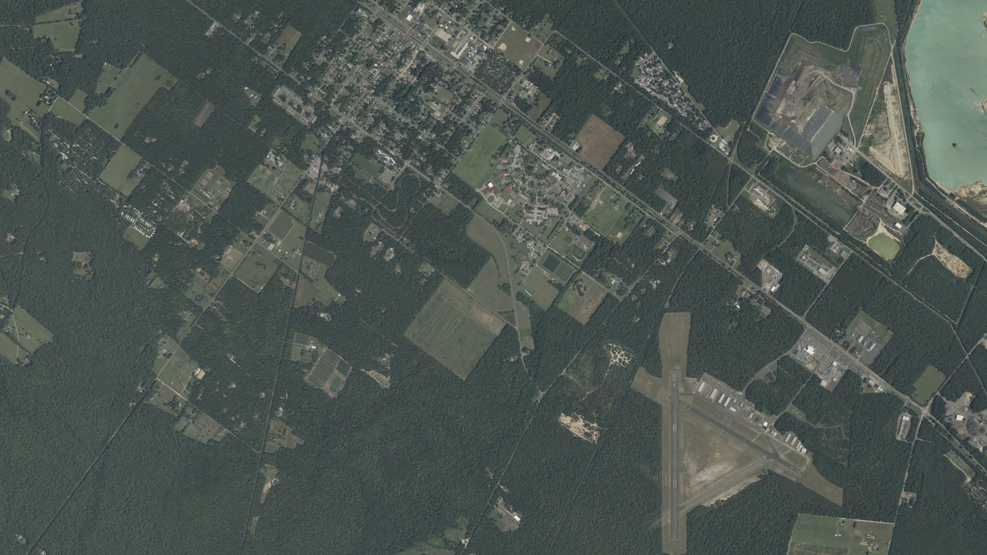 Natural-color aerial photograph of land around Woodbine, New Jersey