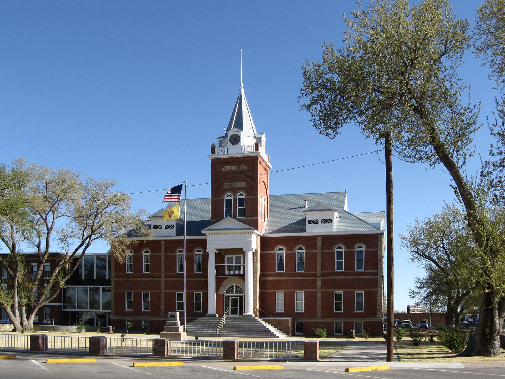 Luna County (New Mexico) Court House, located at 700 South Silver Street in Deming, New Mexico.
