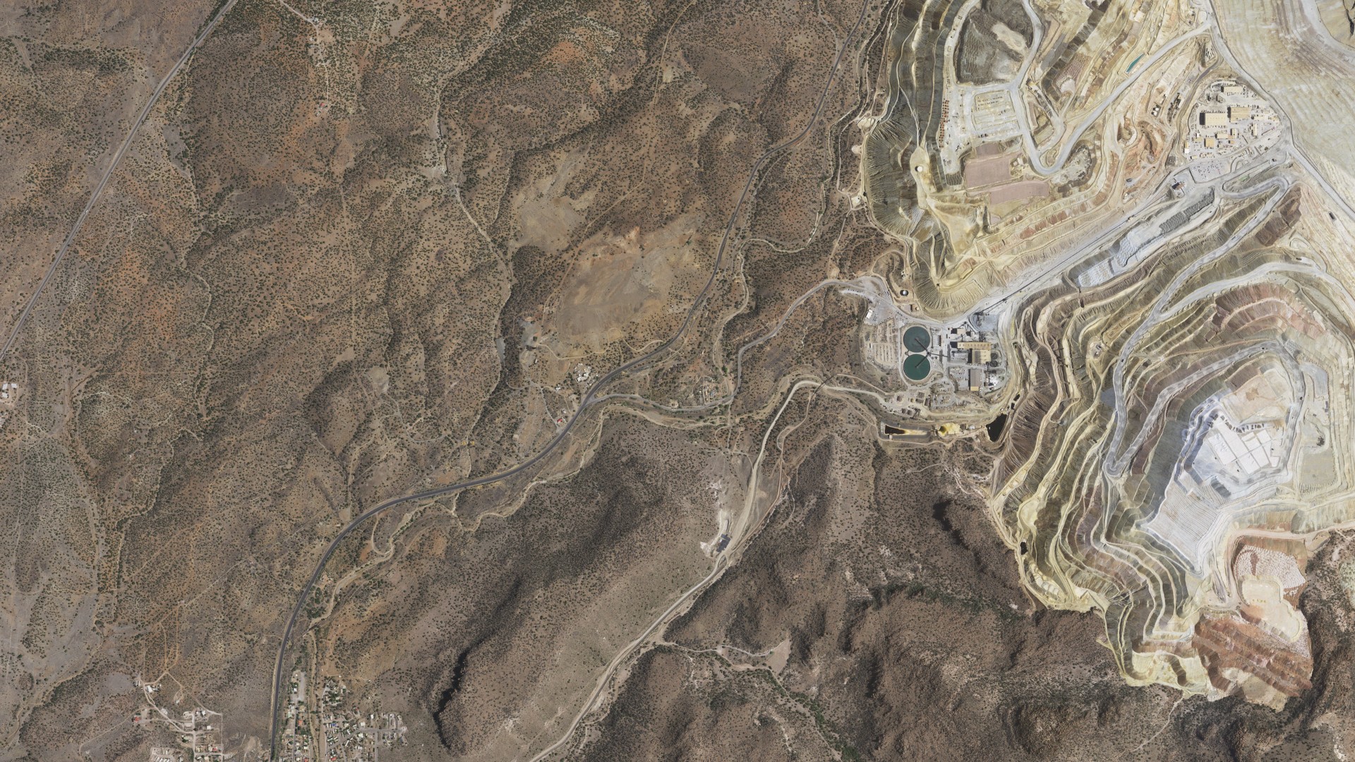Natural-color aerial photograph of land around Cobre, New Mexico