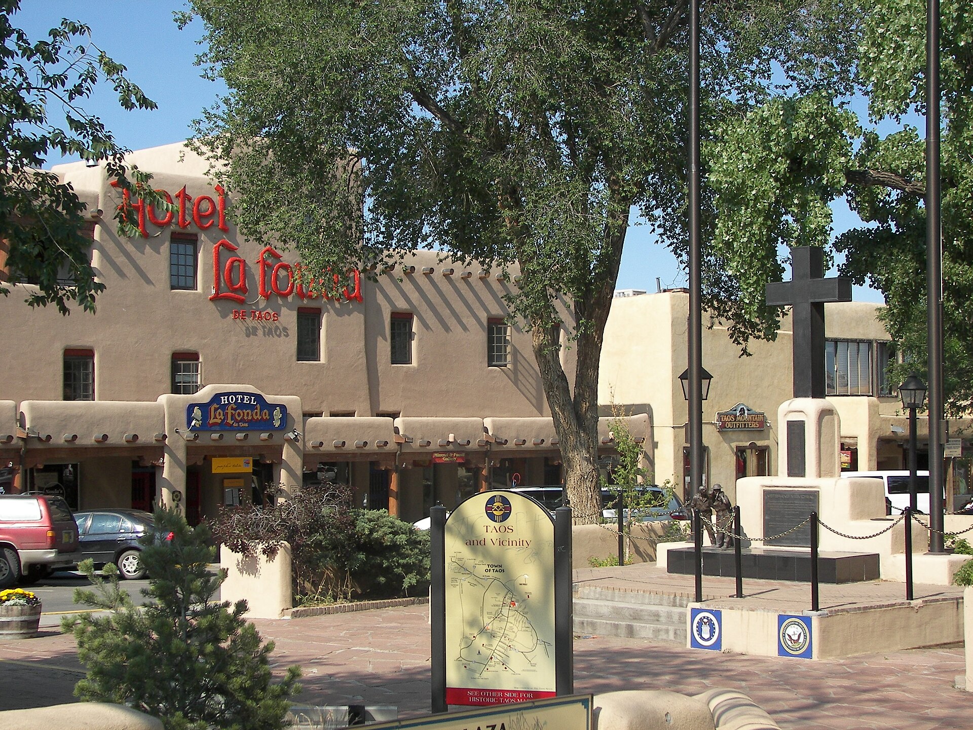 Taos Plaza and Hotel La Fonda taken in June 2007 — New Mexico