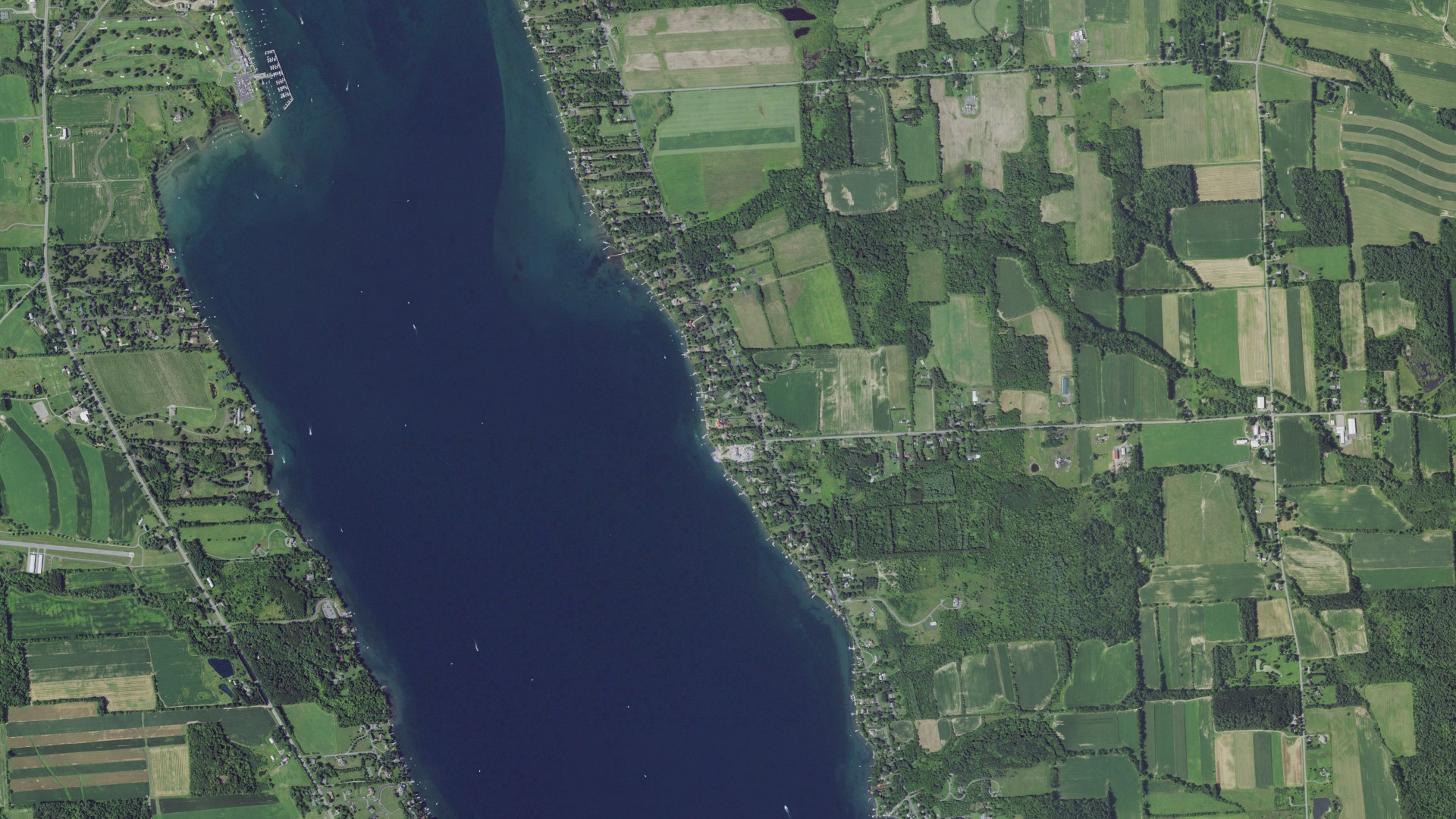 Natural-color aerial photograph of land around Skaneateles, New York
