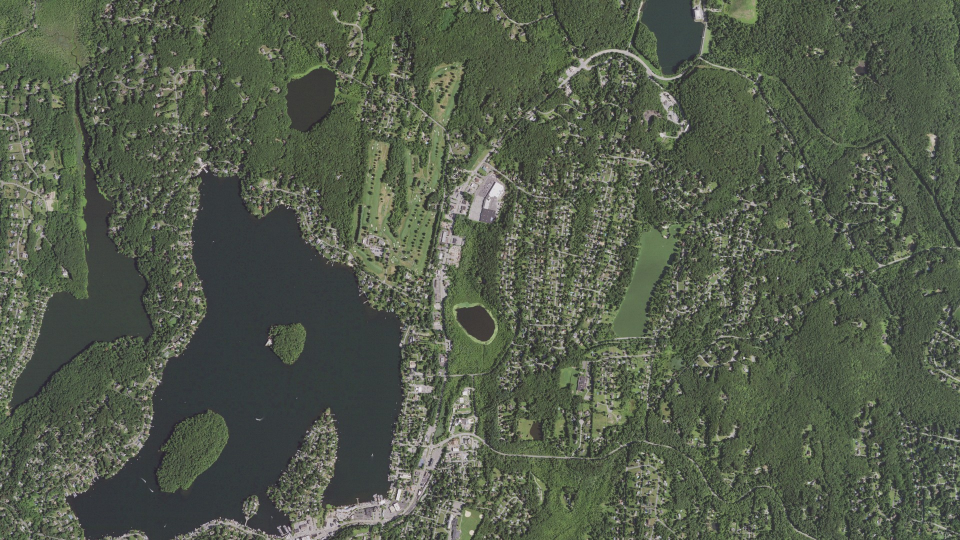 Natural-color aerial photograph of land around Carmel, New York