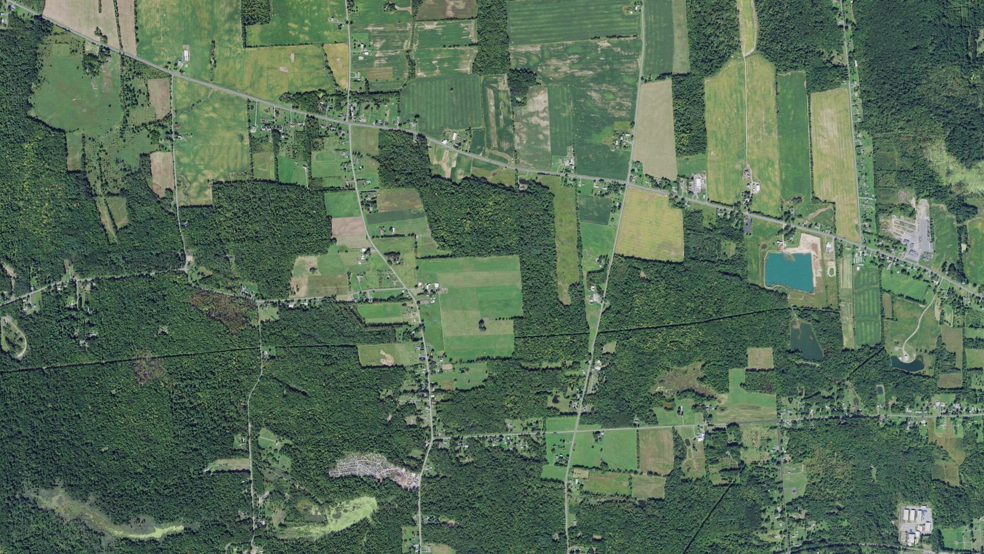 Natural-color aerial photograph of land around Waterloo, New York