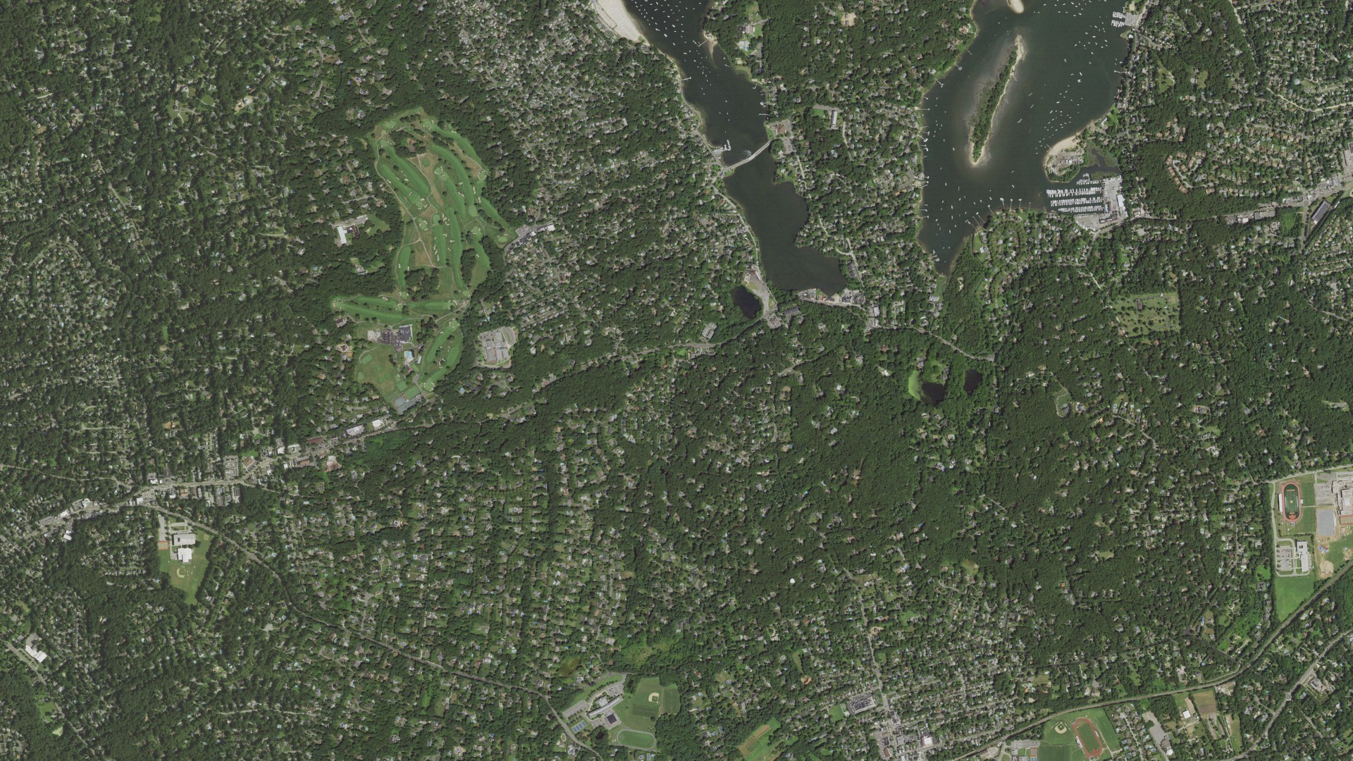 Natural-color aerial photograph of land around Huntington, New York