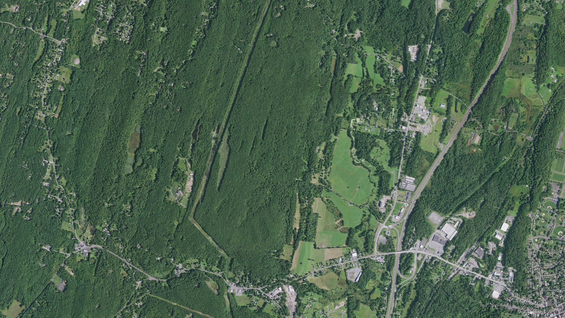 Natural-color aerial photograph of land around Saugerties, New York