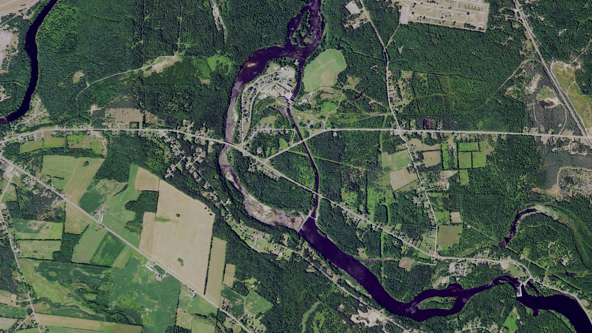 Natural-color aerial photograph of land around Deferiet, New York