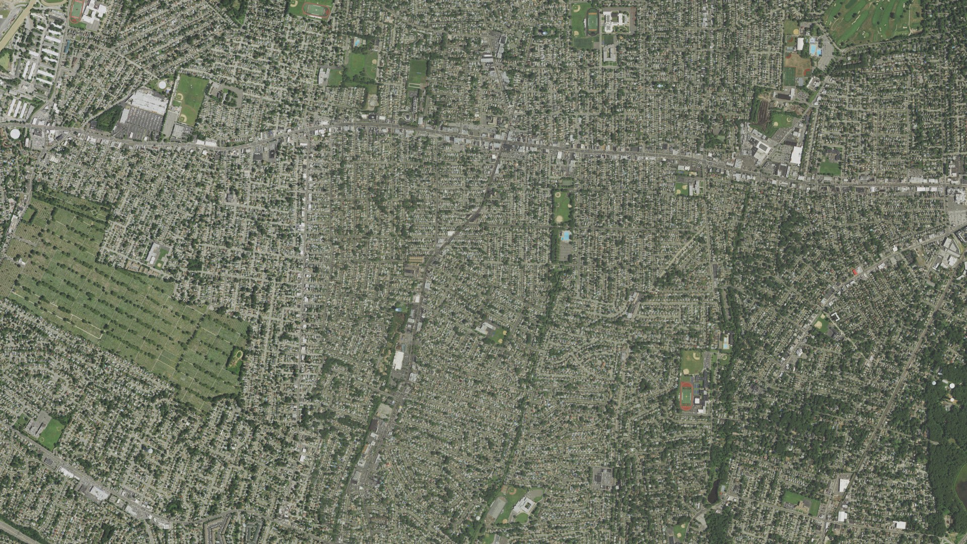 Natural-color aerial photograph of land around Franklin Square, New York
