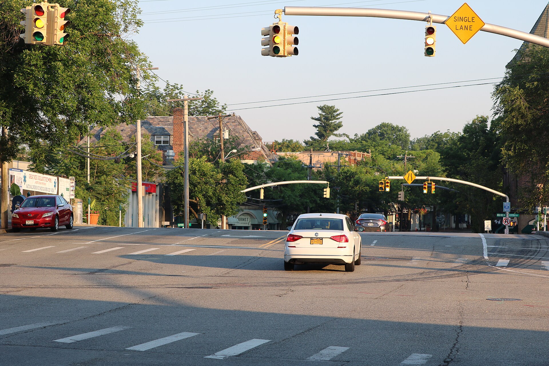 Middle Neck Road, Great Neck, New York — Great Neck Plaza, New York