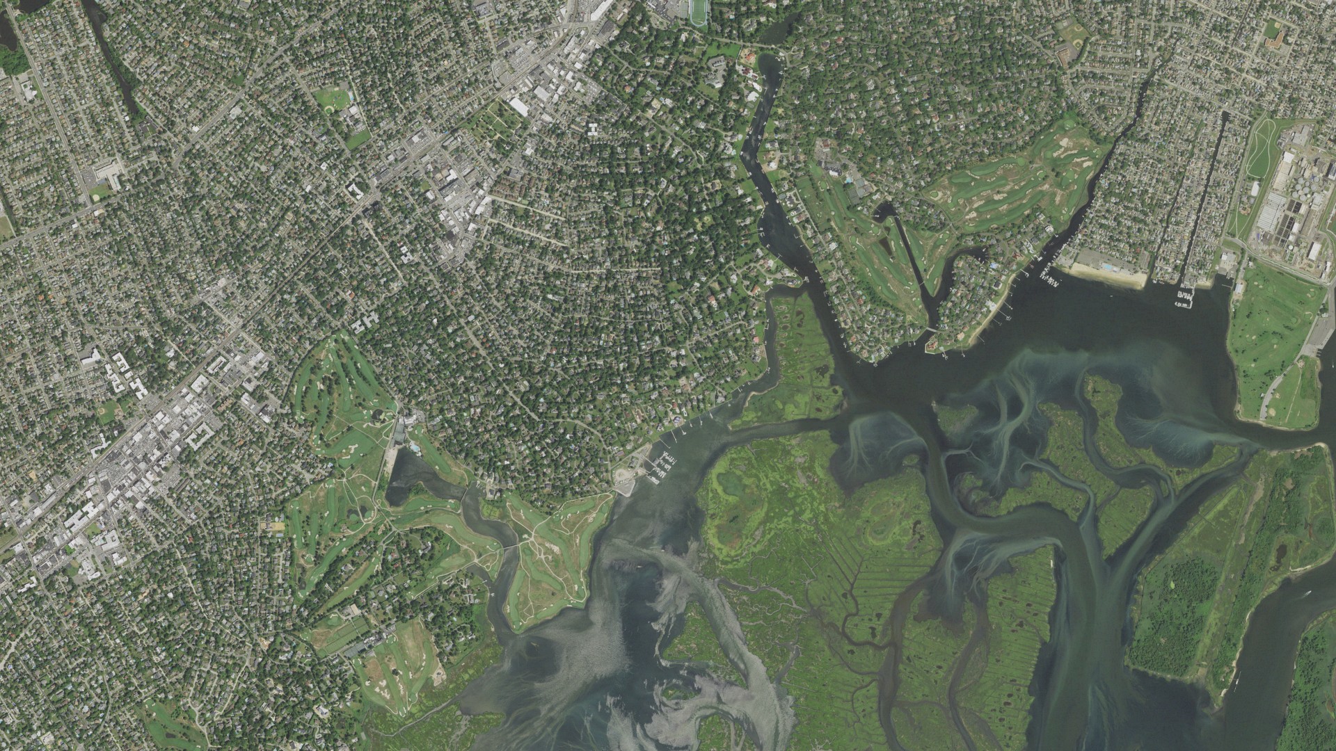 Natural-color aerial photograph of land around Hewlett Neck, New York
