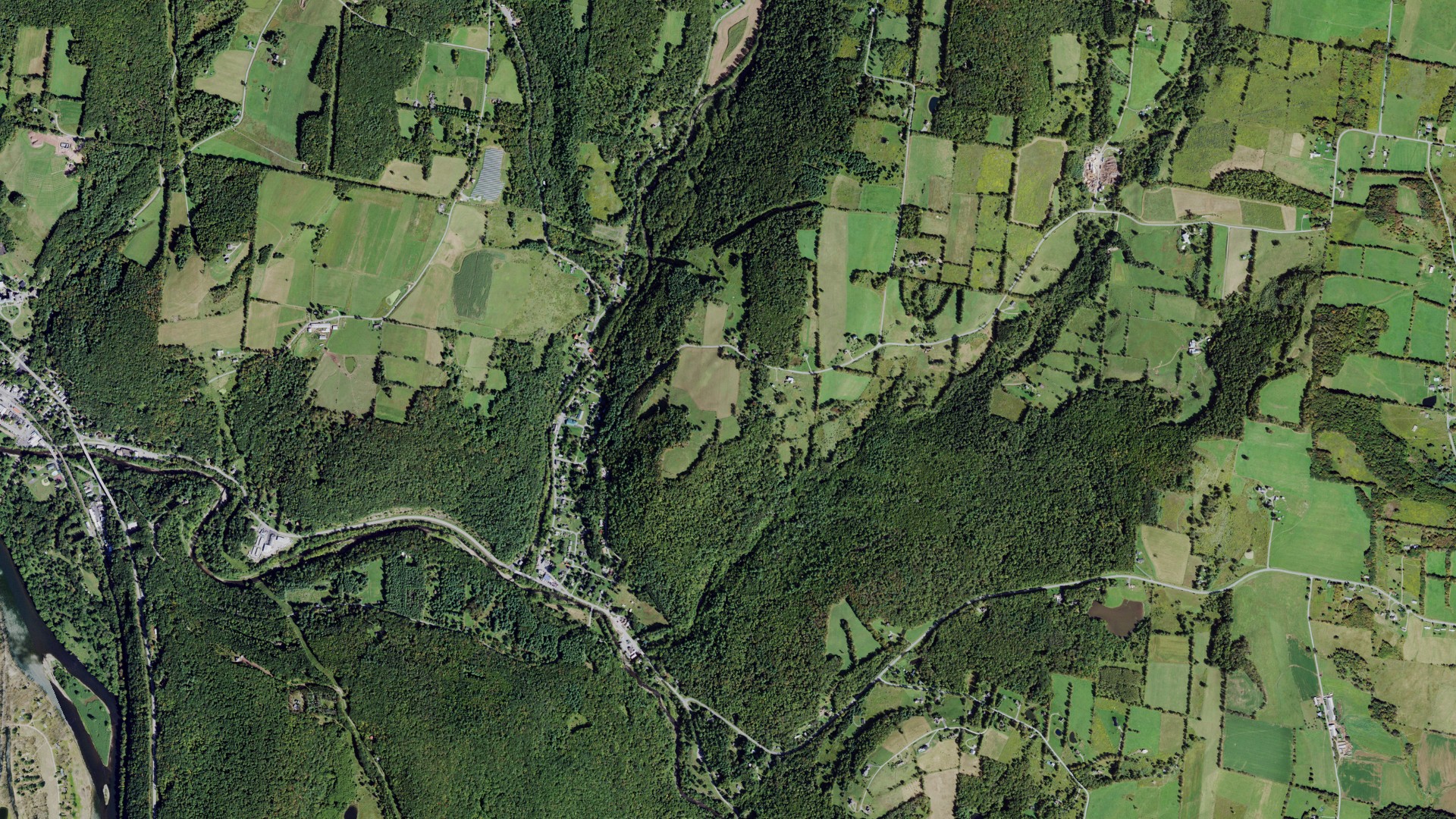 Natural-color aerial photograph of land around Hortonville, New York