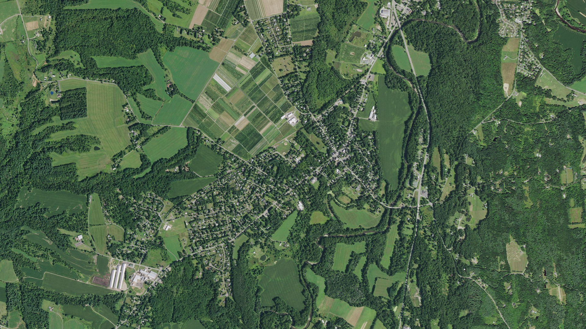 Natural-color aerial photograph of land around Kinderhook, New York