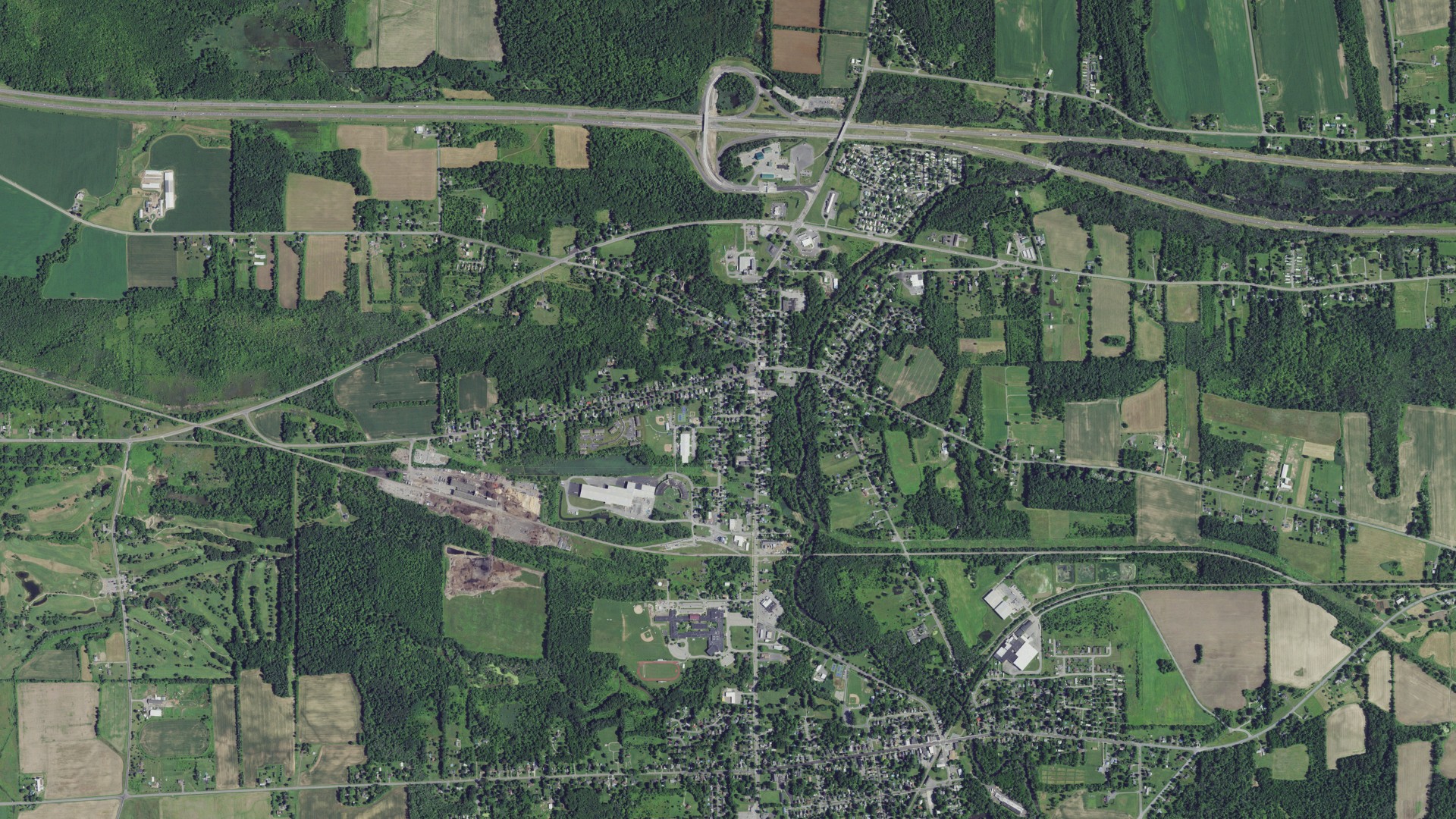 Natural-color aerial photograph of land around Manchester, New York