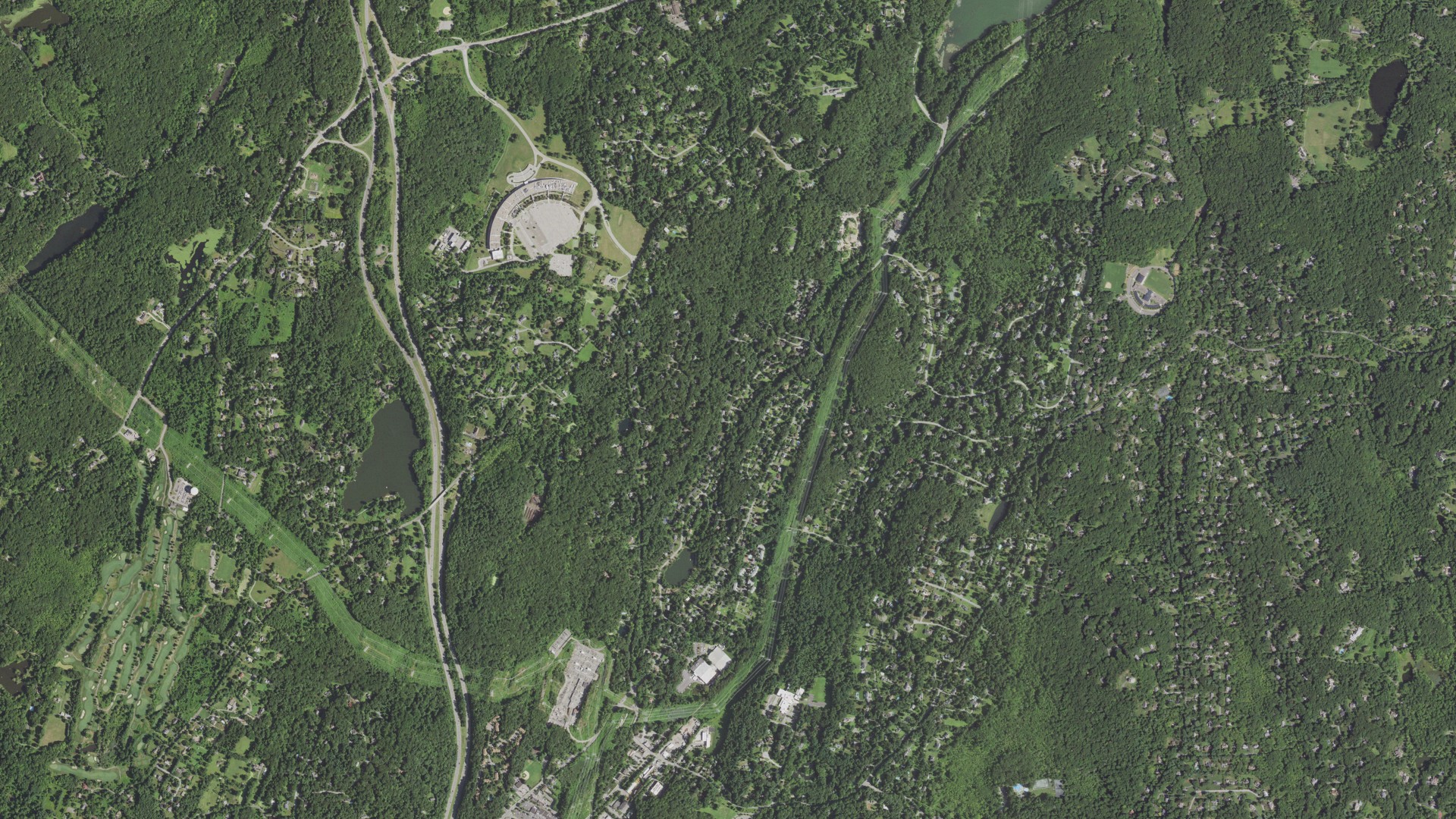 Natural-color aerial photograph of land around Millwood, New York