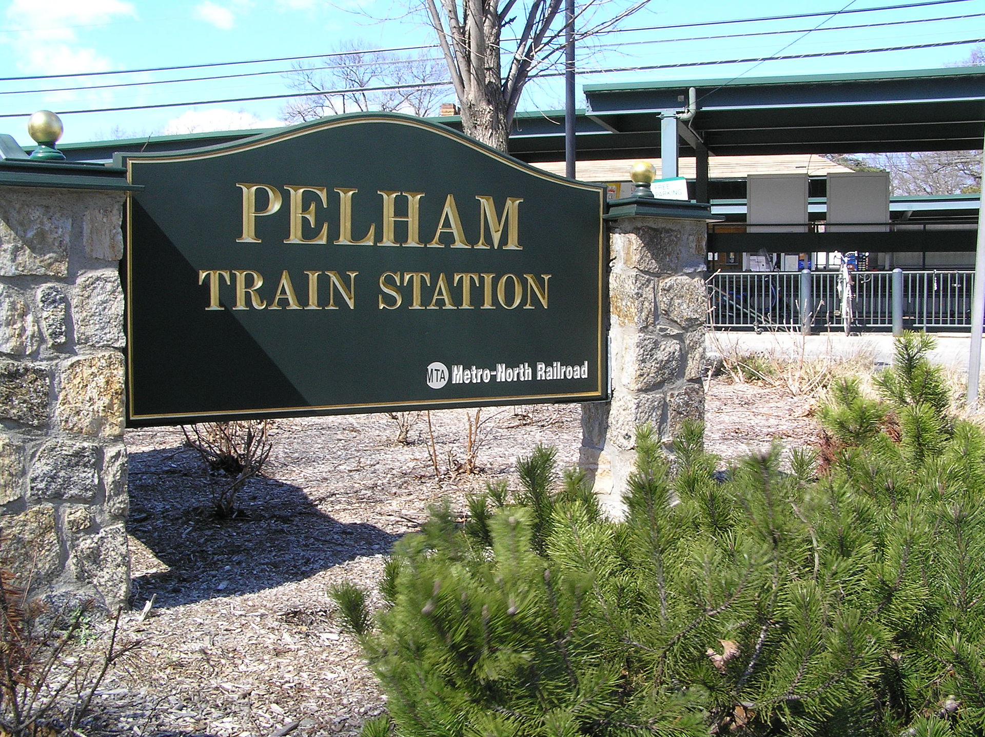 Railway station in Pelham, New York