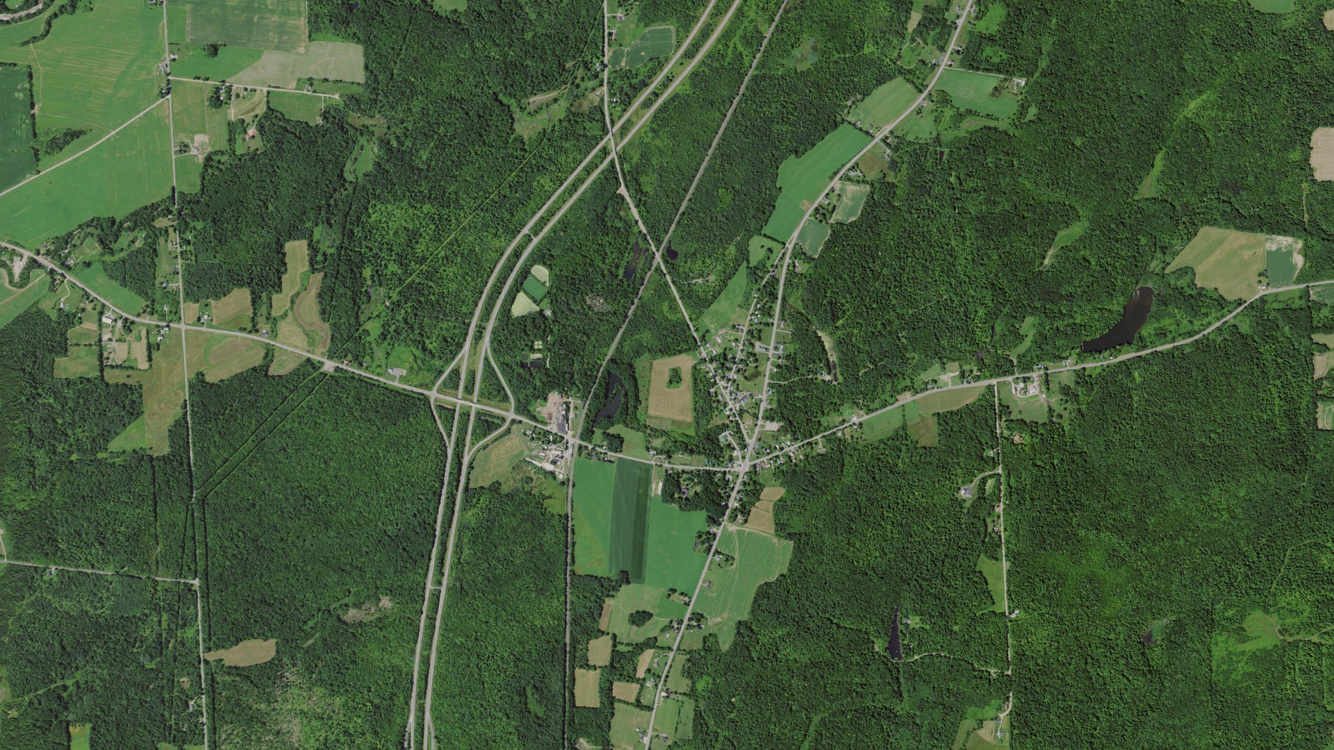 Natural-color aerial photograph of land around Pierrepont Manor, New York