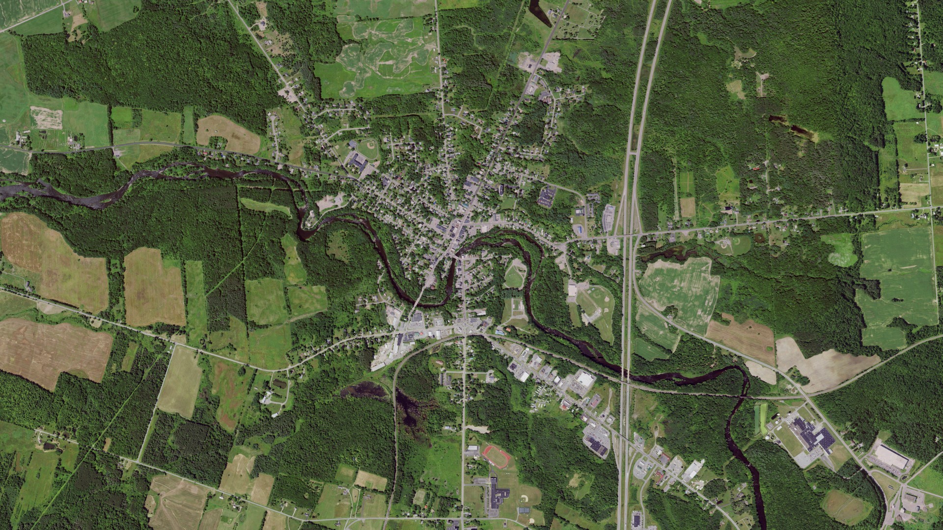 Natural-color aerial photograph of land around Pulaski, New York