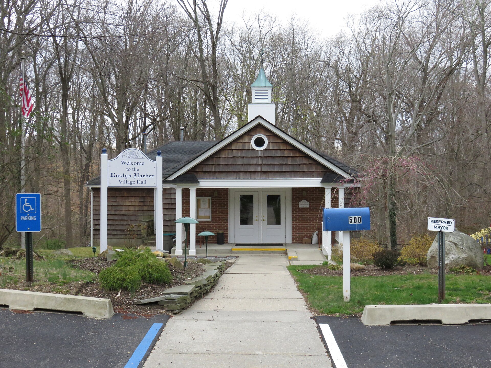 Roslyn Harbor Village Hall and Courthouse in Roslyn Harbor, New York in 2016