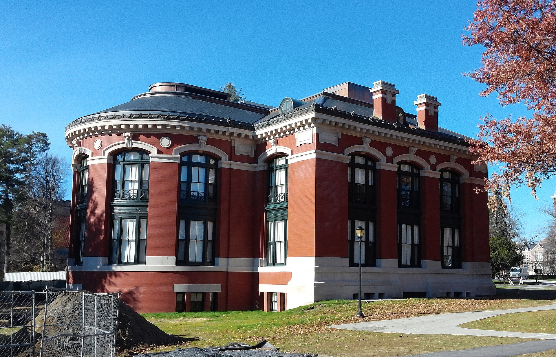 The New England Building on the campus of Vassar College. — New York