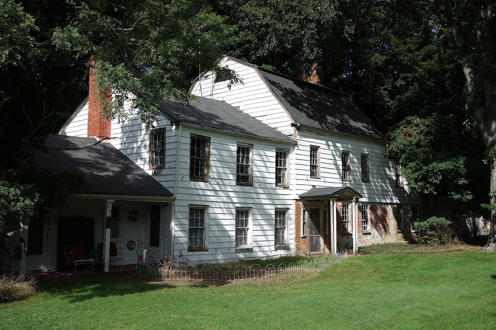 Tuthill-Lapham House, 324 Sound Road, at the corner of Sunset Boulevard Wading River, New York