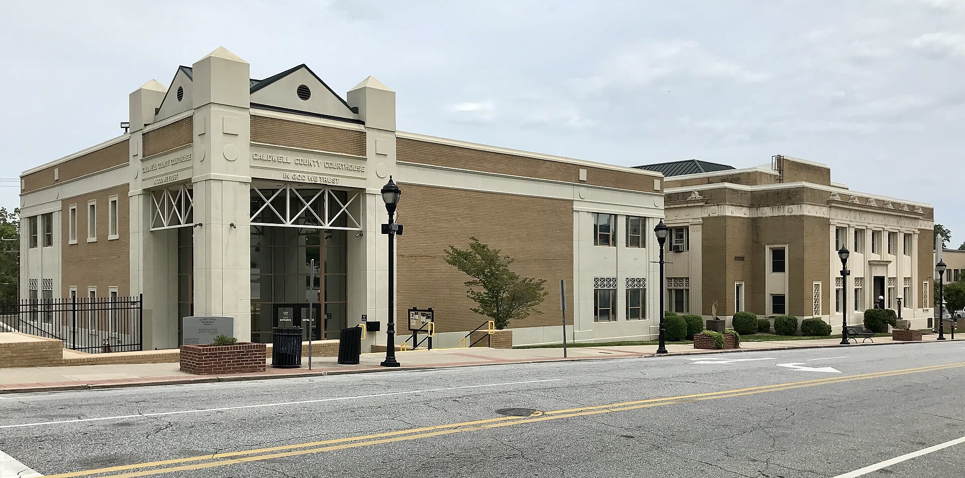 Full facilities of Caldwell County Courthouse with annex on the left and original building to the right — North Carolina