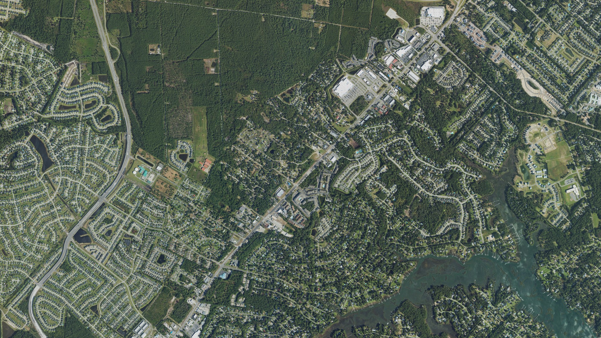 Natural-color aerial photograph of land around Bayshore, North Carolina
