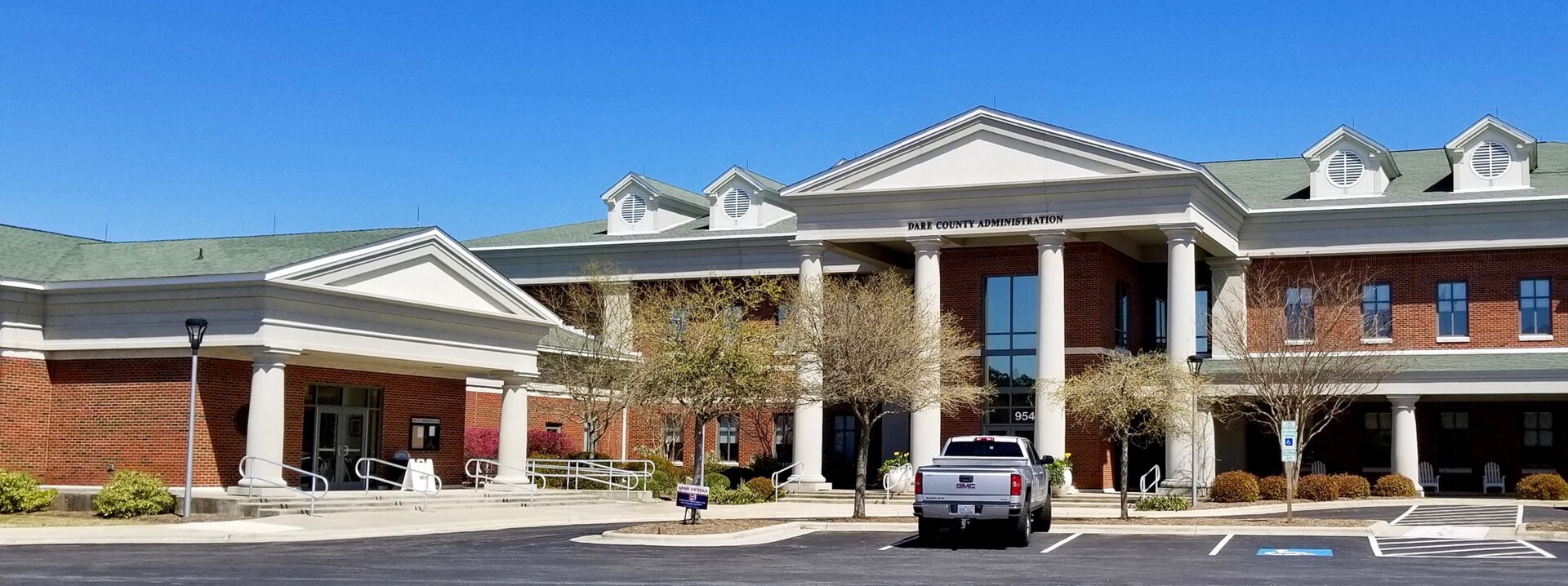 Dare County Courthouse, photo by John Stanton 5 Apr 2018 — North Carolina