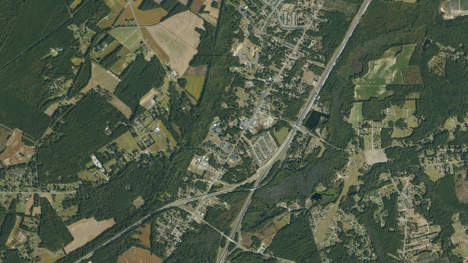 Natural-color aerial photograph of land around Eastover, North Carolina